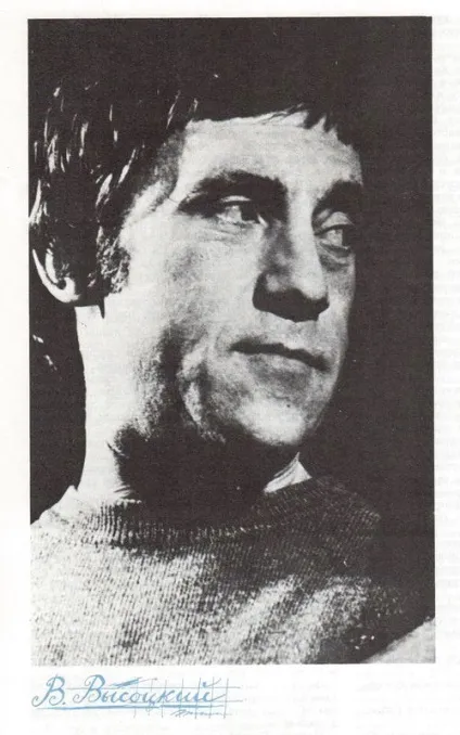 Книжкова полиця - в