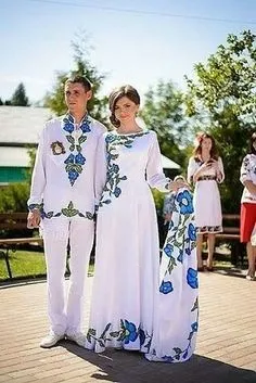 Колоритні весільні сукні в українському стилі (весільні) Колоритні весільні сукні в українському стилі