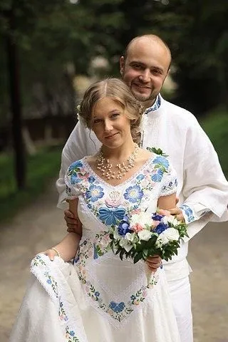 Колоритні весільні сукні в українському стилі (стилі) Колоритні весільні сукні в українському стилі