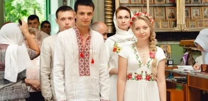 Колоритні весільні сукні в українському стилі (українському) Колоритні весільні сукні в українському стилі