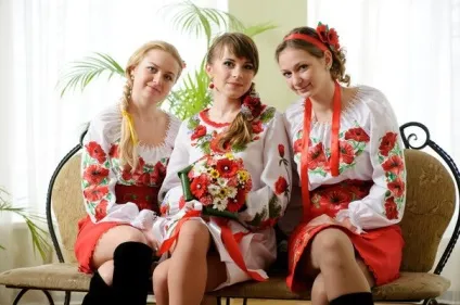 Колоритні весільні сукні в українському стилі (українському) Колоритні весільні сукні в українському стилі