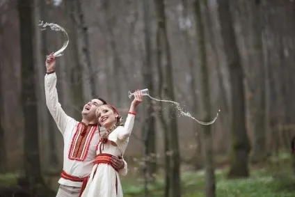 Колоритні весільні сукні в українському стилі (сукні) Колоритні весільні сукні в українському стилі