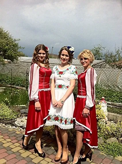 Колоритні весільні сукні в українському стилі (стилі) Колоритні весільні сукні в українському стилі