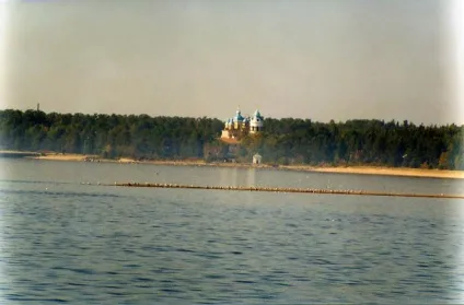 Коневец - острів, який варто відвідати (стоїть) Коневец - острів, який варто відвідати