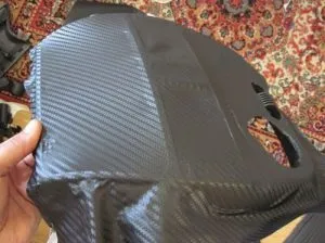 Наклейка віініловой плівки під карбон на автомобіль (карбон) Наклейка віініловой плівки під карбон на автомобіль