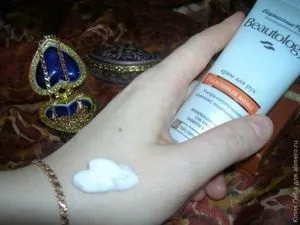 Крем і маска для рук інноваційної серії beautology оксамитові ручки (інноваційної) Крем і маска для рук інноваційної серії beautology оксамитові ручки