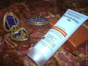 Крем і маска для рук інноваційної серії beautology оксамитові ручки (серії) Крем і маска для рук інноваційної серії beautology оксамитові ручки