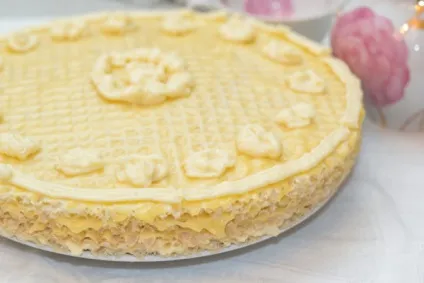 Крем для вафельних коржів сирний, зі сметаною і згущеним молоком (крем для вафельних коржів рецепт) Крем для вафельних коржів сирний, зі сметаною і згущеним молоком