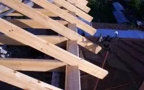 Кріплення мауерлата до газобетону без армопоясу дротом на односхилим даху, фото (кріплення) Кріплення мауерлата до газобетону без армопоясу дротом на односхилим даху, фото
