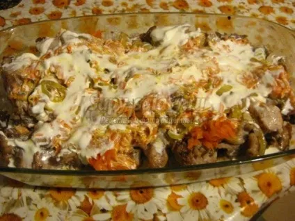 Кролик, запечений в сметані