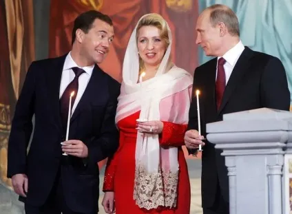 Хто стоїть за спиною у путина, чому захворів дима і чому довіряти патріарху більше не можна (політика) Хто стоїть за спиною у путина, чому захворів дима і чому довіряти патріарху більше не можна