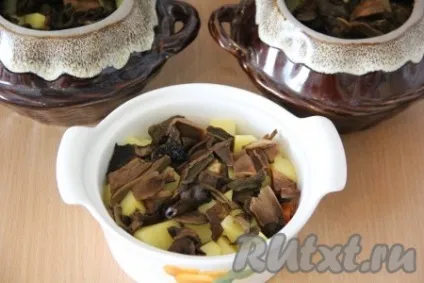 Курячі сердечка з картоплею в горщиках - рецепт з фото