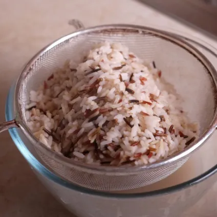 Курка, фарширована рисом і сухофруктами, запечена в апельсиново-медовій глазурі, витонченість (курка) Курка, фарширована рисом і сухофруктами, запечена в апельсиново-медовій глазурі, витонченість