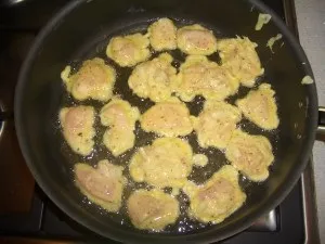 Курка в клярі на сковороді - найсмачніші варіанти (філе курки в клярі на сковороді) Курка в клярі на сковороді - найсмачніші варіанти