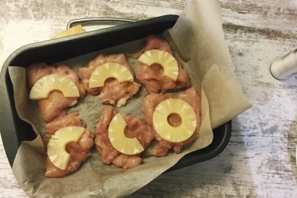 Курка з ананасами в духовці (ананасами) Курка з ананасами в духовці