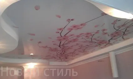Натяжна стеля сакура