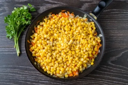 Ледачі курячі ніжки з рисом і кукурудзою (курячі) Ледачі курячі ніжки з рисом і кукурудзою