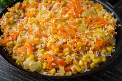 Ледачі курячі ніжки з рисом і кукурудзою (ледачі) Ледачі курячі ніжки з рисом і кукурудзою