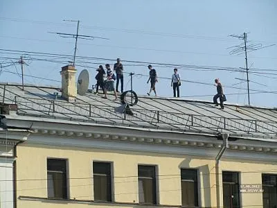 Мам, я хочу поїхати звідси в пітер (поїхати) Мам, я хочу поїхати звідси в пітер