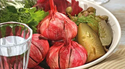 Маринований часник з буряком, рецепти приготування цілих головок, часточок, відео (маринований) Маринований часник з буряком, рецепти приготування цілих головок, часточок, відео