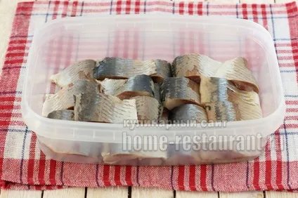 Маринований оселедець в домашніх умовах по-польськи
