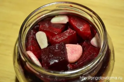 Маринований буряк з часником (холодні закуски) Маринований буряк з часником