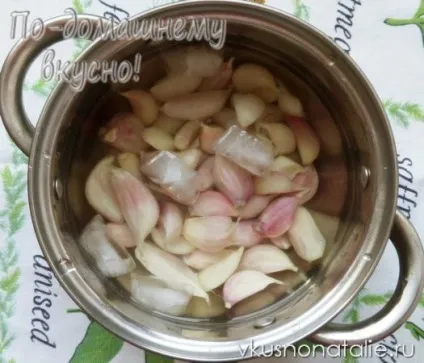 Маринований часник з буряком (маринованого молодого часнику) Маринований часник з буряком