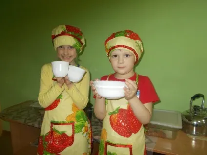 Майстер-клас «Виготовлення фартуха і ковпака в куточок чергування» (майстер-клас) Майстер-клас «Виготовлення фартуха і ковпака в куточок чергування»