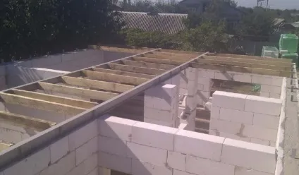 Мауерлат як кріпиться до стіни газобетону - дах своїми руками (всьому периметру несучих) Мауерлат як кріпиться до стіни газобетону - дах своїми руками