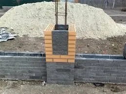 Кладка цегляного стовпа для паркану як викласти своїми руками (кладка) Кладка цегляного стовпа для паркану як викласти своїми руками