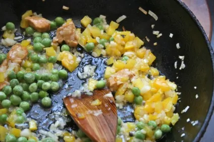 Класична паелья з куркою і морепродуктами - як приготувати паелью в домашніх умовах, (умовах) Класична паелья з куркою і морепродуктами - як приготувати паелью в домашніх умовах,