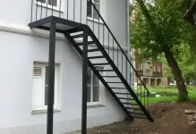 Металеві сходи на вулиці вулична на другий поверх з металу, залізні фото для дачі (металева) Металеві сходи на вулиці вулична на другий поверх з металу, залізні фото для дачі