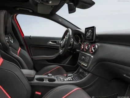 Mercedes a45 amg 2016-2017 фото ціна і комплектації, технічні характеристики і відео тест драйв (комплектації) Mercedes a45 amg 2016-2017 фото ціна і комплектації, технічні характеристики і відео тест драйв