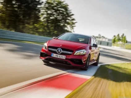 Mercedes a45 amg 2016-2017 фото ціна і комплектації, технічні характеристики і відео тест драйв (потенціал автомобіля плані) Mercedes a45 amg 2016-2017 фото ціна і комплектації, технічні характеристики і відео тест драйв