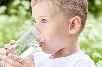 Мінеральні води і народна медицина при захворюваннях нирок у дітей (дієта) Мінеральні води і народна медицина при захворюваннях нирок у дітей