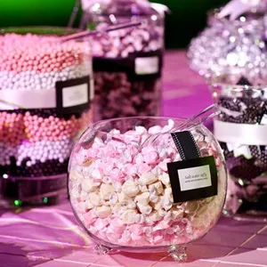 Модний тренд candy bar або солодкий стіл на весілля