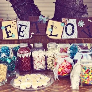Модний тренд candy bar або солодкий стіл на весілля