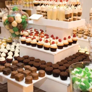 Модний тренд candy bar або солодкий стіл на весілля