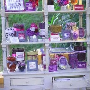 Модний тренд candy bar або солодкий стіл на весілля