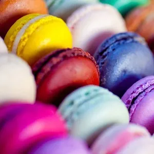 Модний тренд candy bar або солодкий стіл на весілля