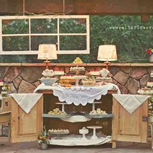 Модний тренд candy bar або солодкий стіл на весілля