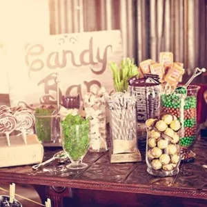 Модний тренд candy bar або солодкий стіл на весілля