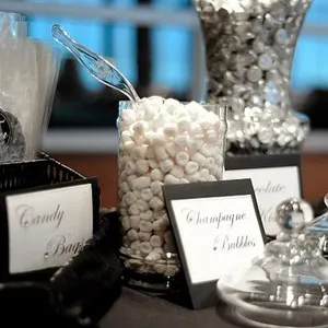 Модний тренд candy bar або солодкий стіл на весілля