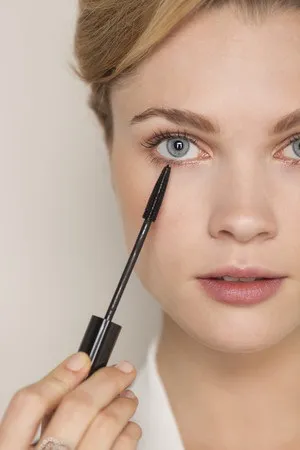 Чи можна змінити розріз очей за допомогою макіяжу - woman s day (змінити) Чи можна змінити розріз очей за допомогою макіяжу - woman s day