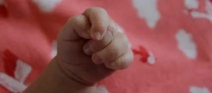 Чи можна 2 місячної дитини носити вертикально (місячного) Чи можна 2 місячної дитини носити вертикально