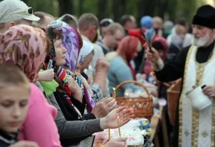 Чи можна працювати на паску чи можна працювати в паску по дому, робити прибирання, шити (паску) Чи можна працювати на паску чи можна працювати в паску по дому, робити прибирання, шити