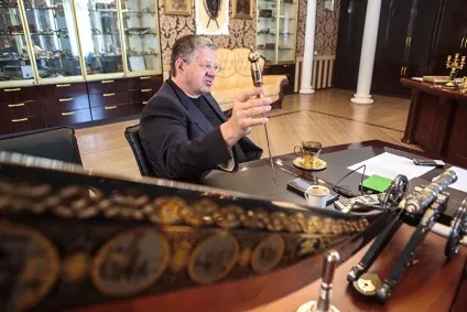 На фабриці вкрали три асортиментних кабінету ... »(вкрали) На фабриці вкрали три асортиментних кабінету ... »