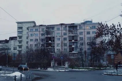 На районі від «єврейського дому» по околицях (будинку) На районі від «єврейського дому» по околицях