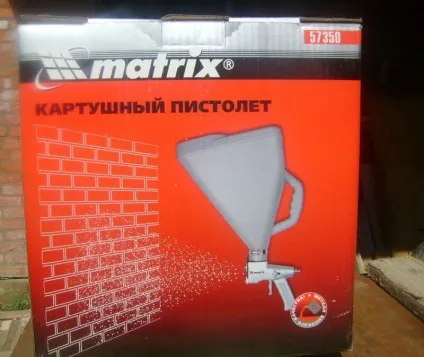 Нанесення штукатурки компресором - картушні пістолет (штукатурки) Нанесення штукатурки компресором - картушні пістолет
