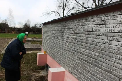 Німці спалили село історія вижив очевидця (німці) Німці спалили село історія вижив очевидця